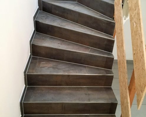 Fliesenarbeiten im Innenbereich: Treppen